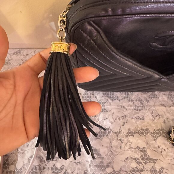 Vintage Chanel Womens Black Lambskin Leather Tassel Camera Chain Shoulder Bag - Picture 8 of 9